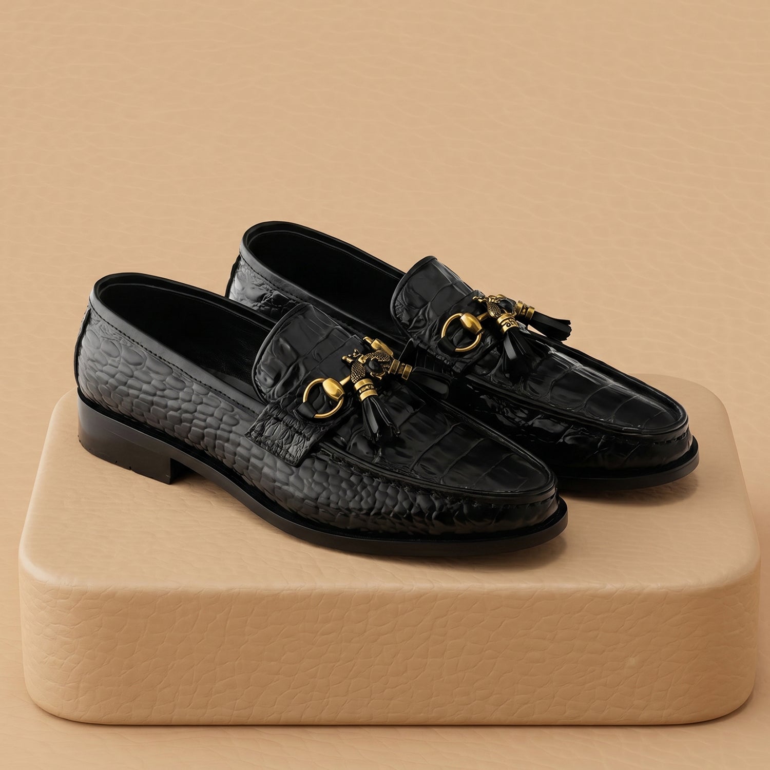 leather tussel black-026