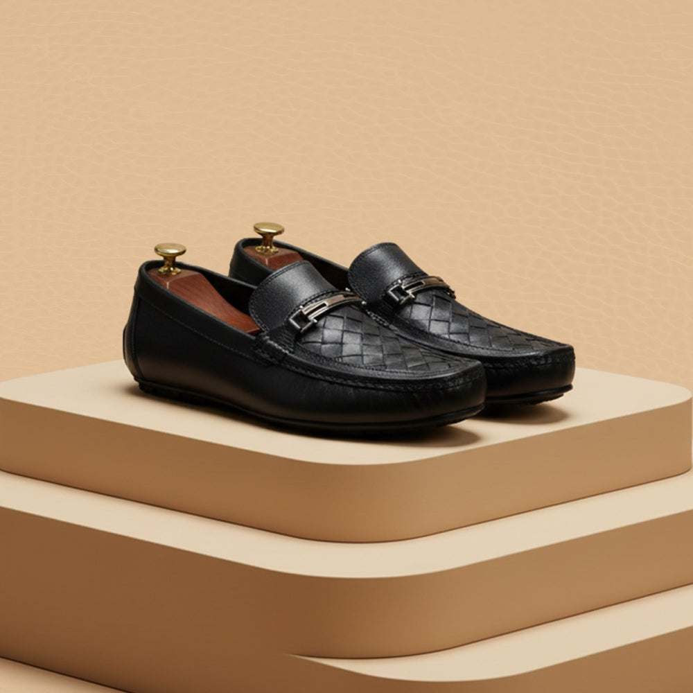 Leather paroi with buckle black-1162