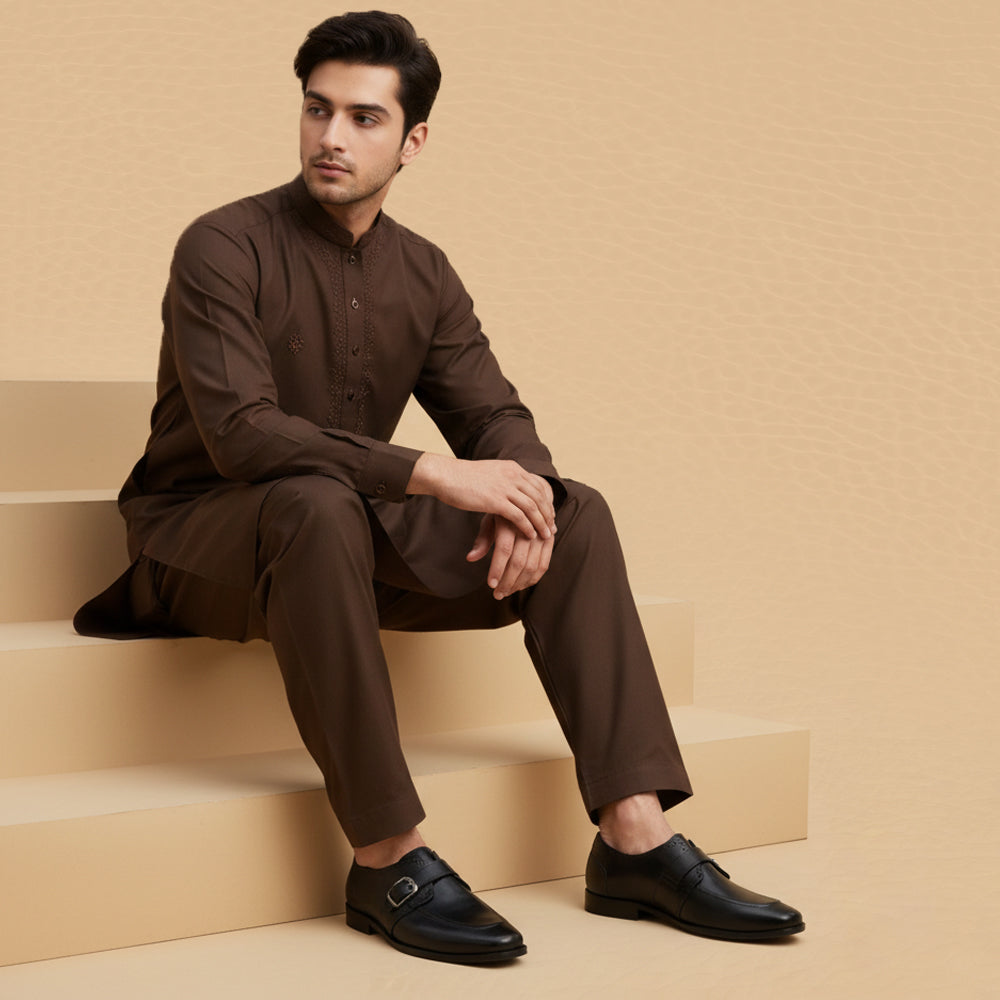 Royal Classic with monk Black-001
