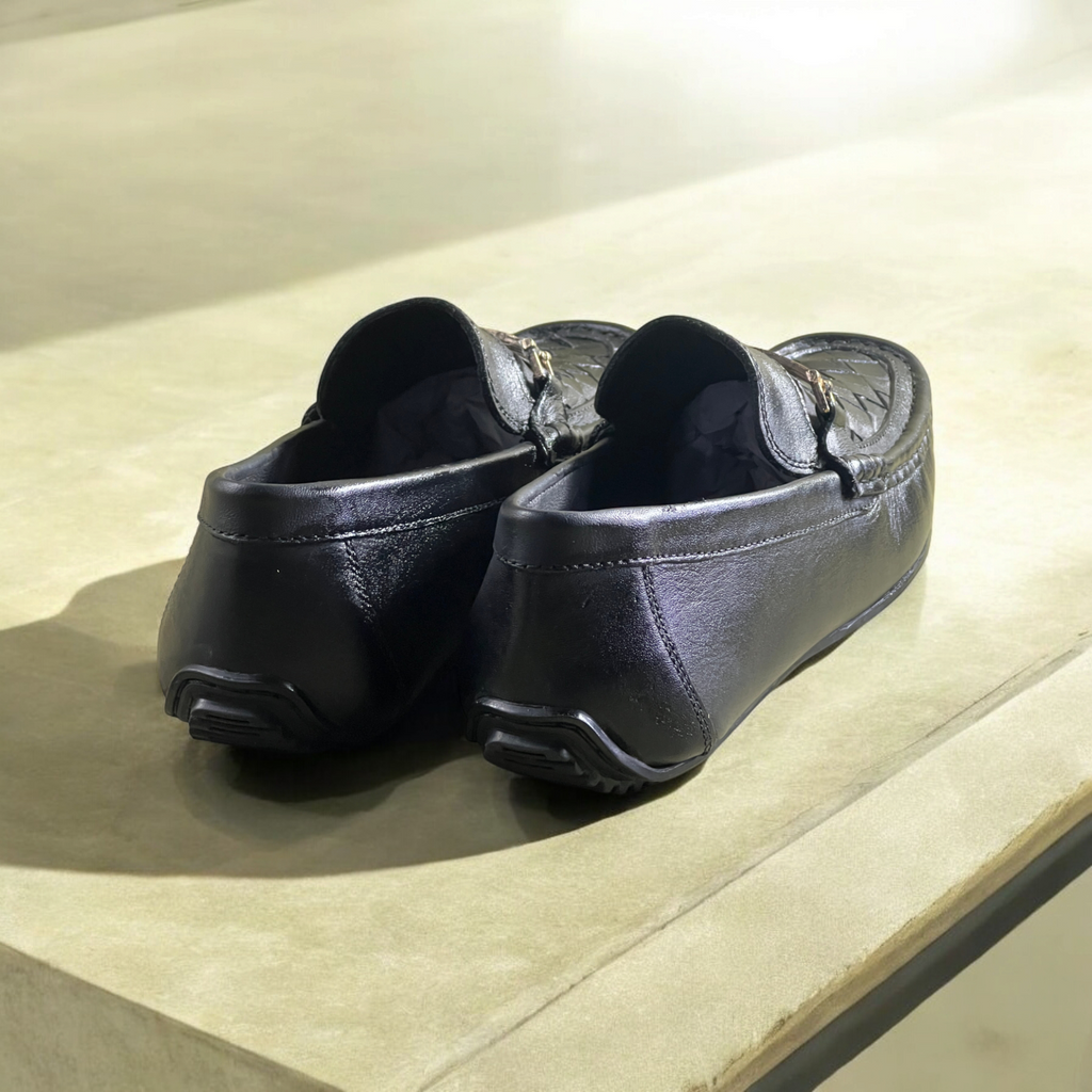 Leather paroi with buckle black-1162