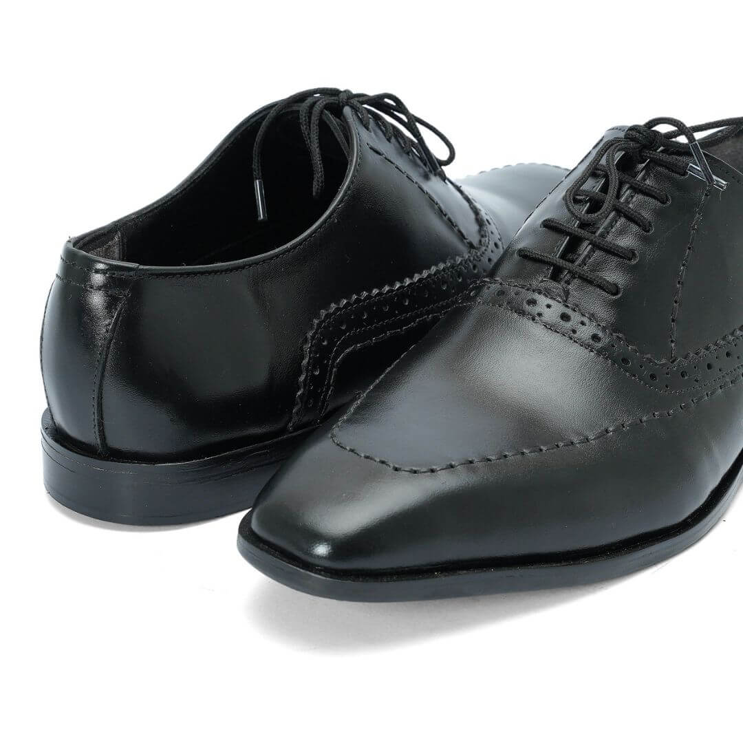 Ravishing with laces black-015 - Italian wax polished finish