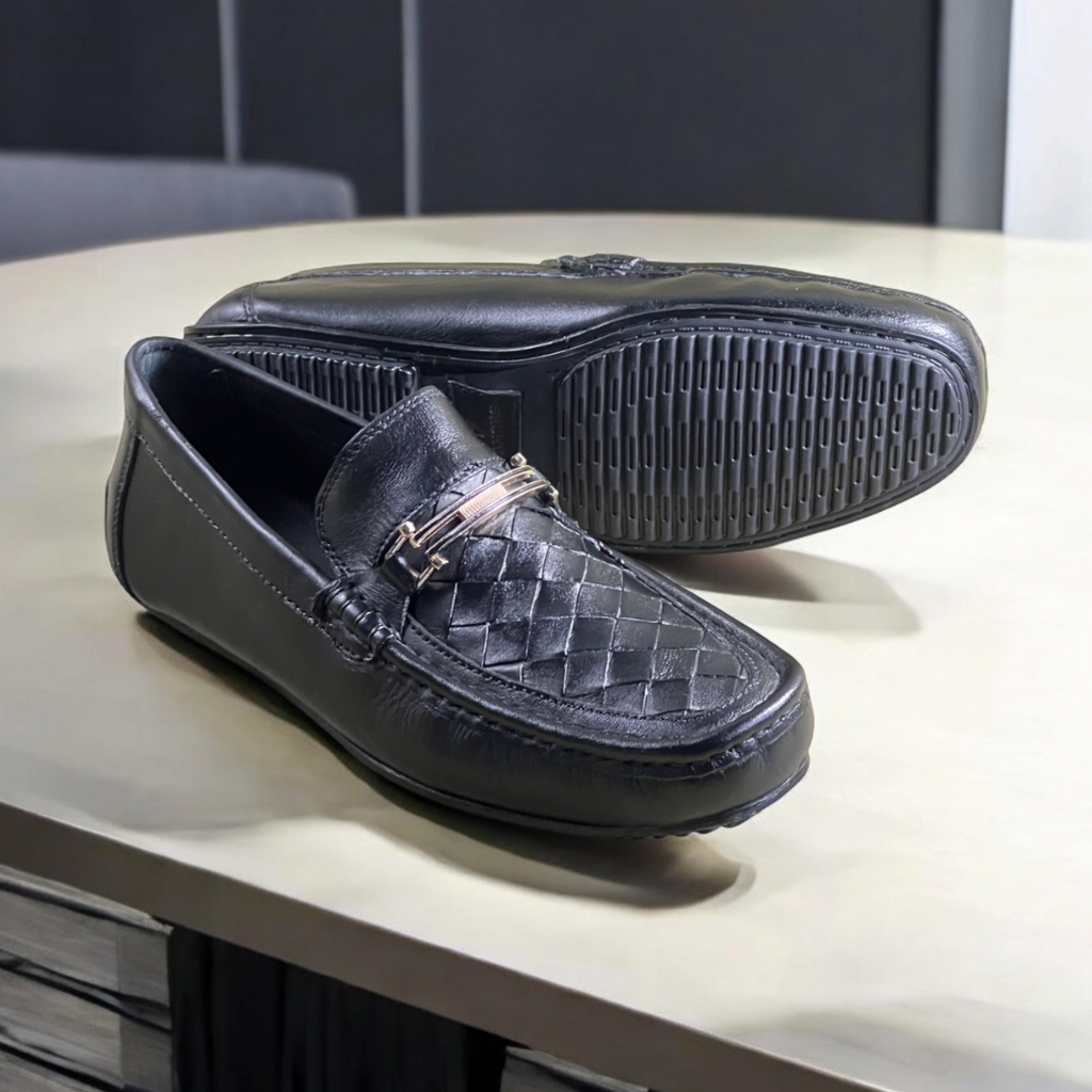 Leather paroi with buckle black-1162